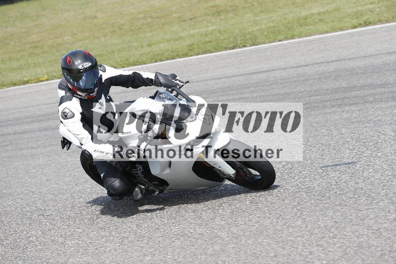 /27 12.06.2025 Ducati Schweiz Trackday Warmup  ADR/blau-bleu/41